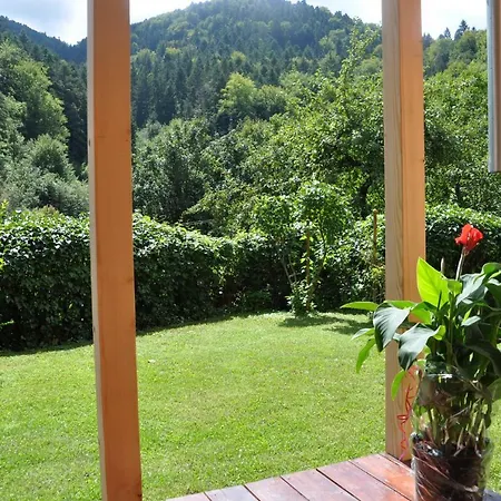 Cerveny Dom Casa de Férias